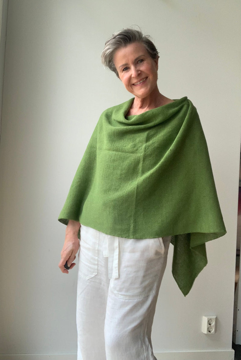 Poncho i lin/ bomull strikk grønn