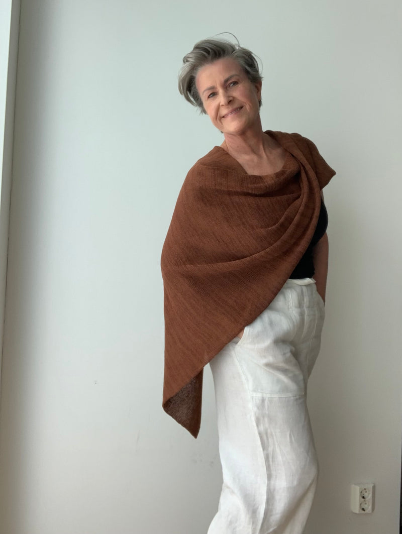 Poncho i lin/bomull strikk brun